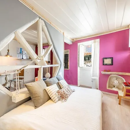 Apartment Bright Historical By Guestready