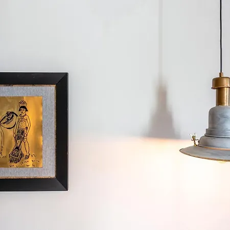 Apartment Bright Historical By Guestready